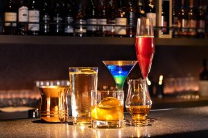 バー『THE BAR NAGASAKI』のホールスタッフ