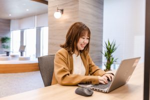 マーケティング事務