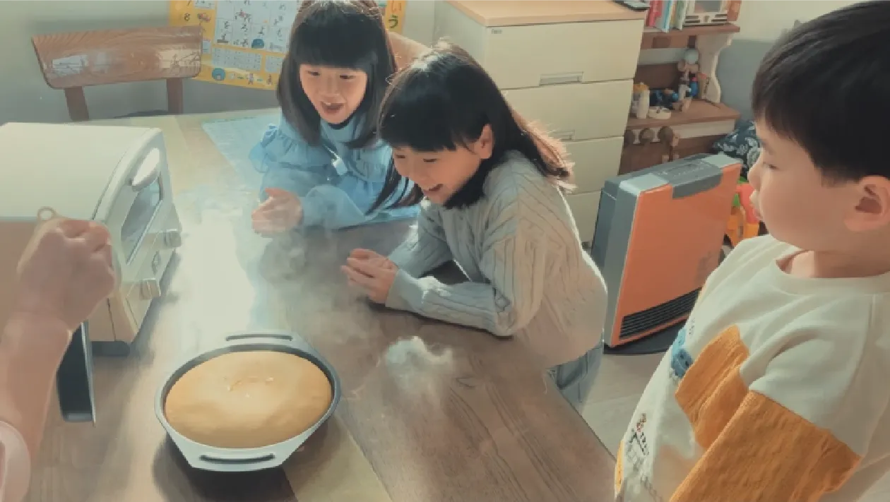 洗濯を手伝う男の子