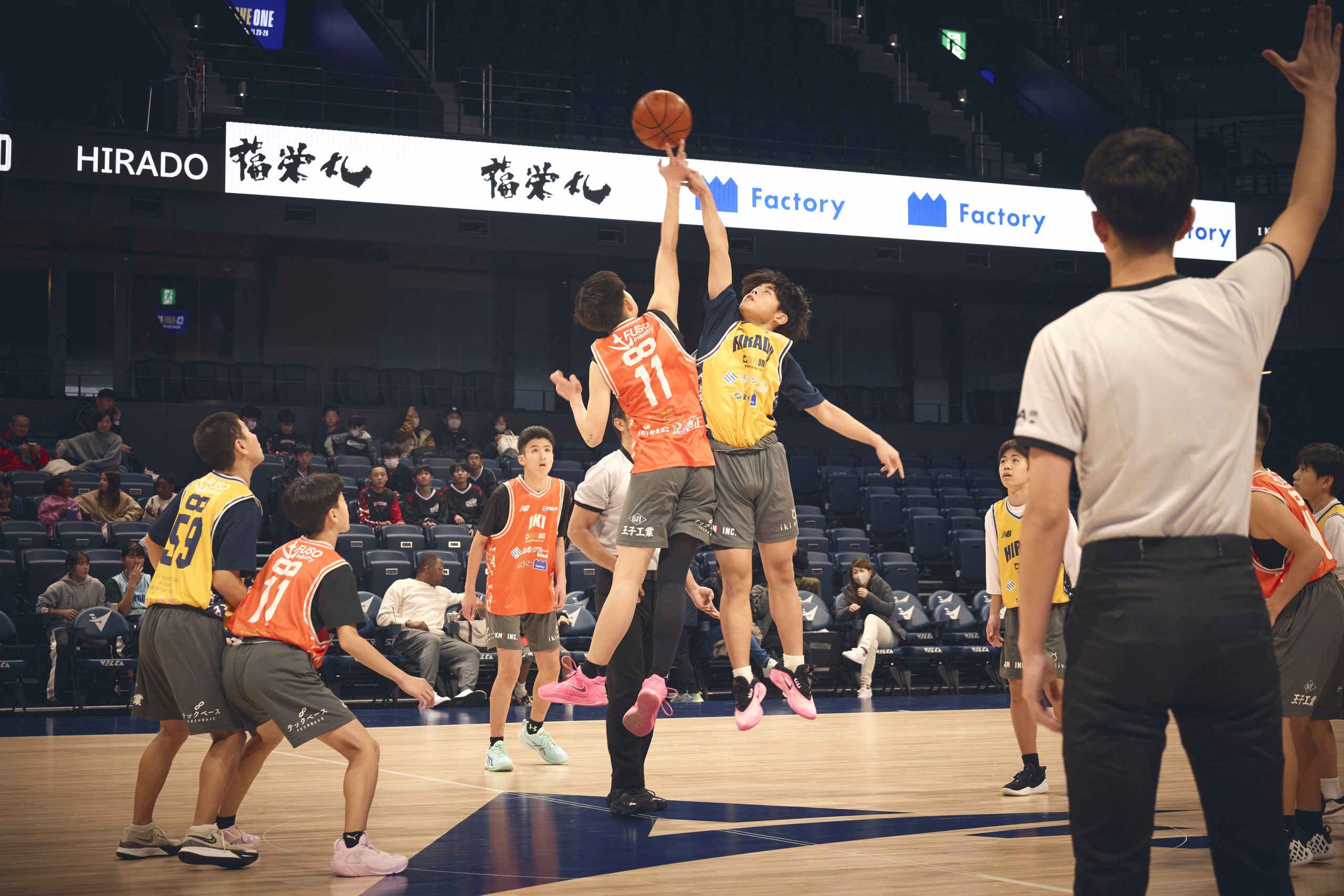 アリーナでの試合の様子