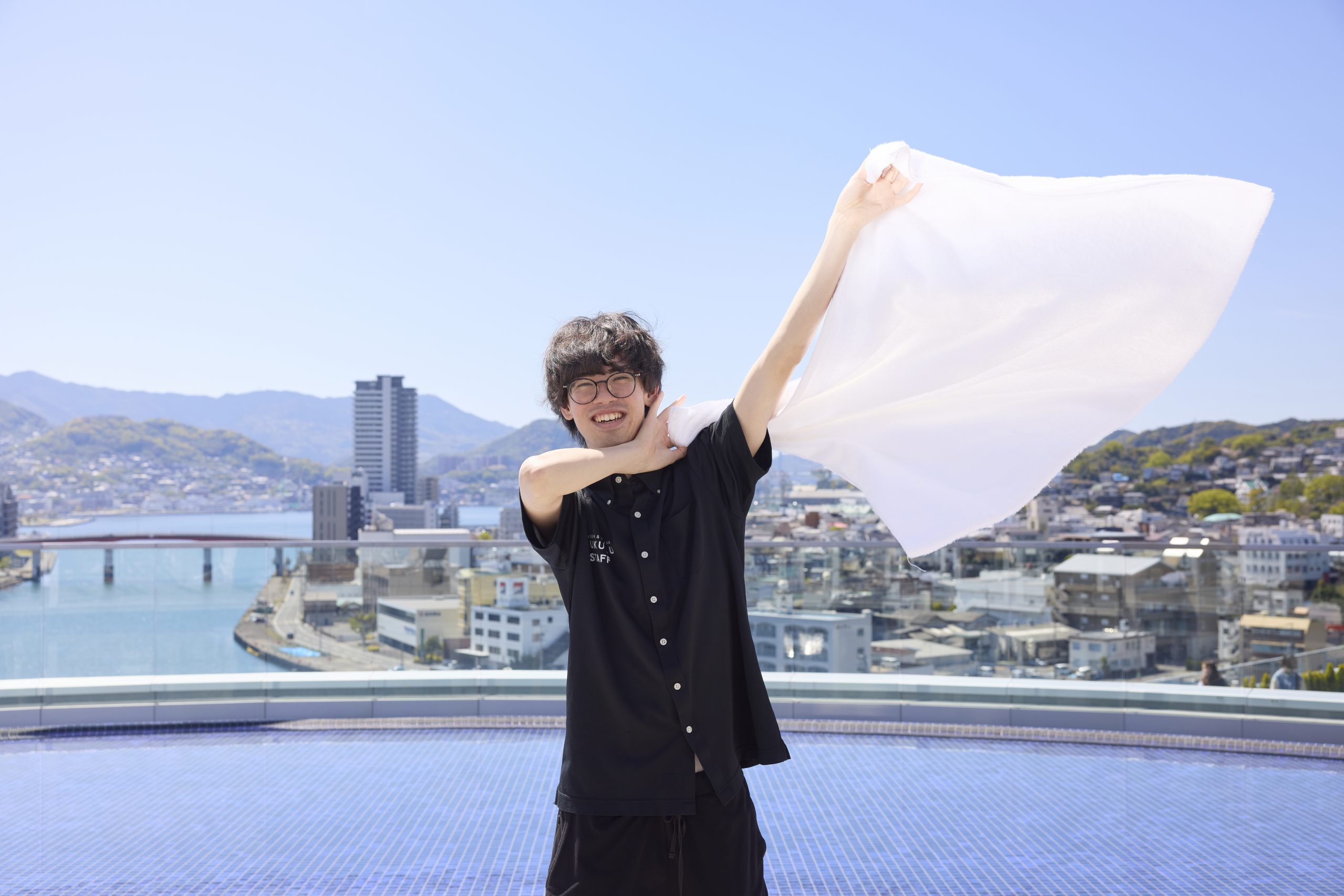 アウフグ―スの基礎技「エンジェル」（タオルが天使の羽に見えることから）